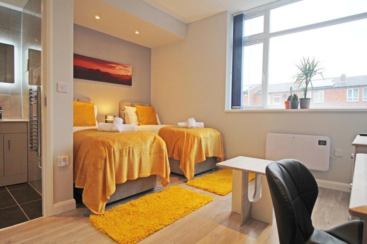 Amicus House - Spacious 4 Bedroom & 4 Bedroom Apartments In St. Helens St Helens  Kültér fotó