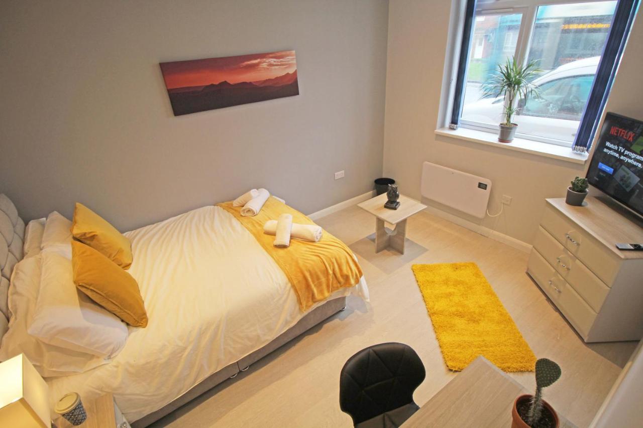 Amicus House - Spacious 4 Bedroom & 4 Bedroom Apartments In St. Helens St Helens  Kültér fotó